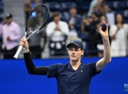 英雄联盟总决赛直播-美网碾压拉沃尔杯，辛纳刷新纪录