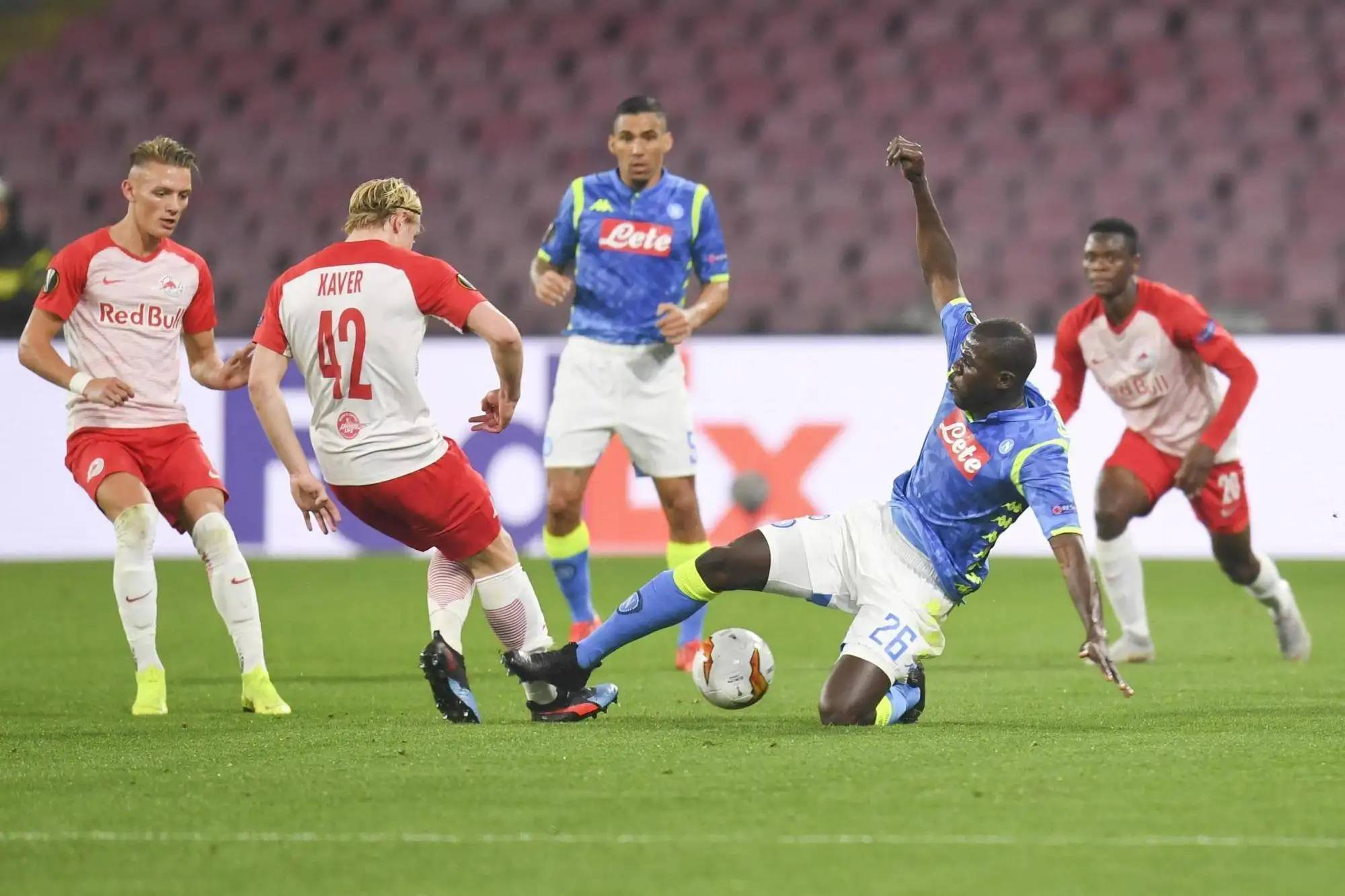 关于足球场上发生的惊喜连连,球员们尽显技术威力的信息 关于足球场上发生的惊喜连连,球员们尽显技术威力的信息