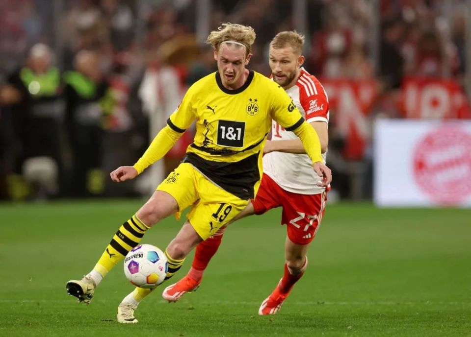 拜仁慕尼黑击败多特蒙德，获得胜利