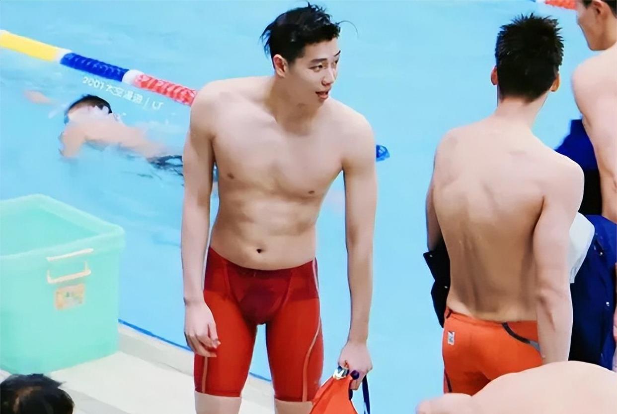 游泳明星选手受伤退赛,引发热议 游泳明星选手受伤退赛,引发热议