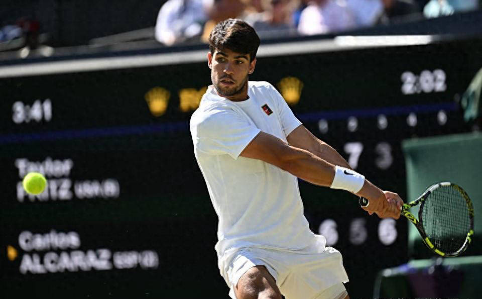 美网碾压拉沃尔杯,辛纳刷新纪录 美网碾压拉沃尔杯,辛纳刷新纪录