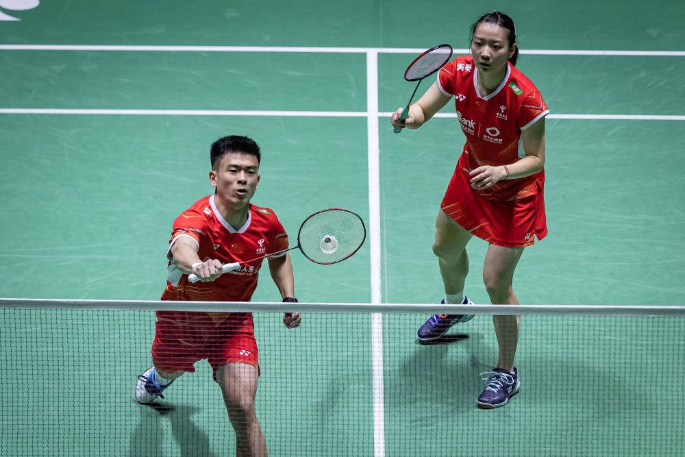 中国队力克法国队，郑思维刷新纪录