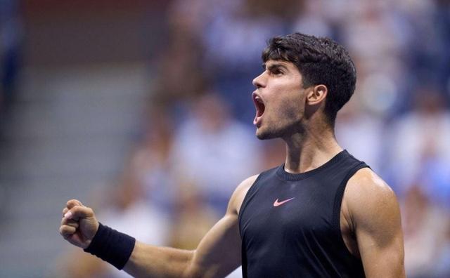 年终总决赛险胜ATP总决赛，阿尔卡拉斯惊艳四座