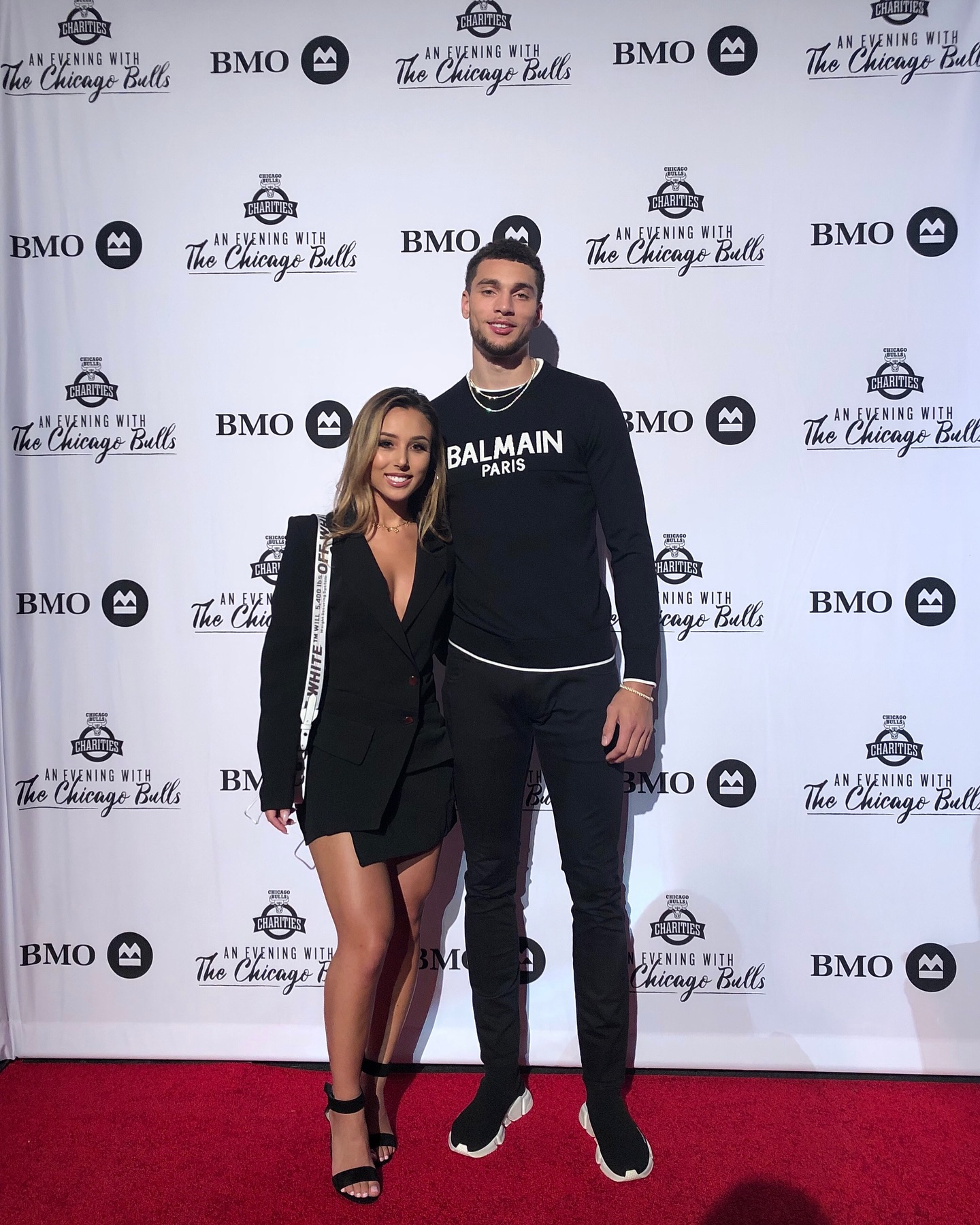 公牛横扫辽宁队，拉文惊艳四座