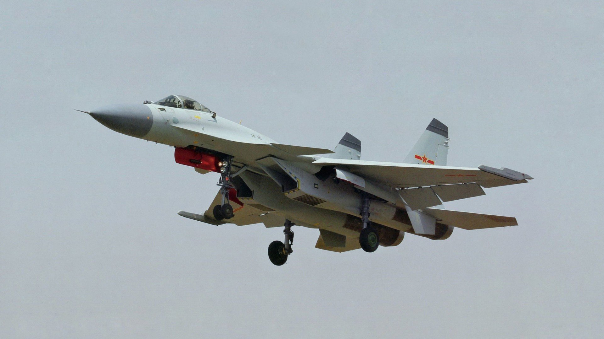 阴影下的爆发,瑞士的惊雷与莱万划下的鸿沟