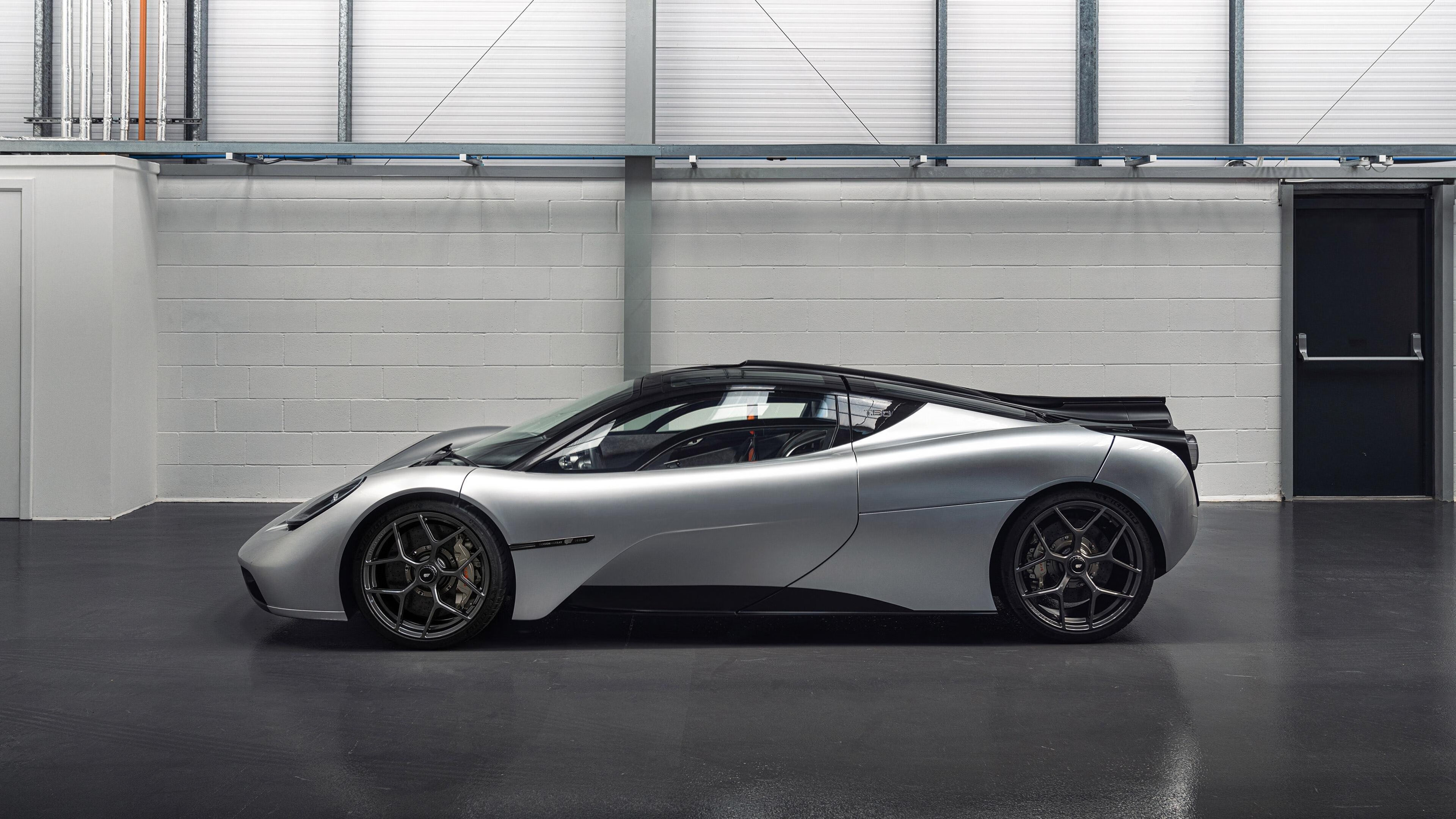 当奇迹被写进剧本，主角用15分钟撕碎它